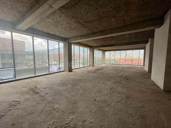 Obra Gris En Las Mercedes Dentro De Una Lujosa Torre, Espectacular Oportunidad Para Recrear El Mejor Espacio - Las Mercedes // Luis Gomez // Mls - #23-10234