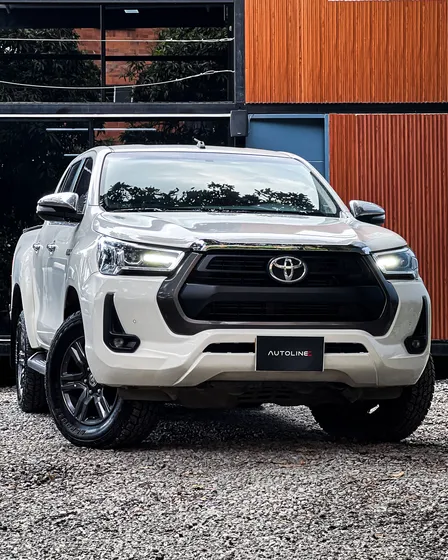 Toyota Hilux 2.4 Diésel 4x4