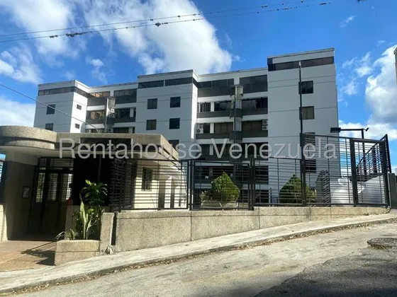 Amplio Y Cómodo Apartamento En Alquiler En Urbanización Miranda 25-13628 Gf