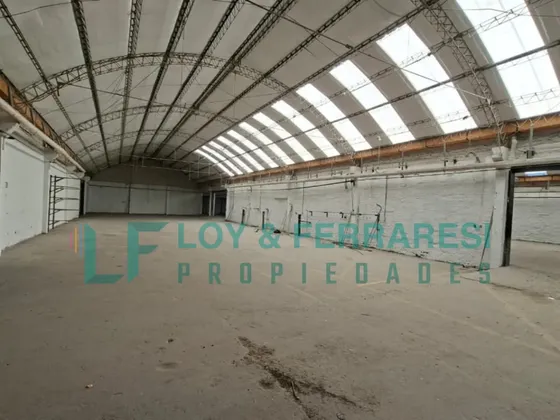 Arriendo Bodega Industrial Metro Rodrigo De Araya