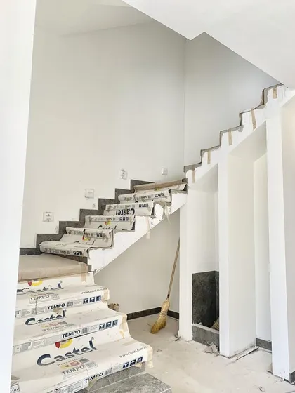 Hermosa Residencia En Sienna Residencial Con 4 Recámaras Una En Planta Baja Y Amplio Patio De 87 Mts2