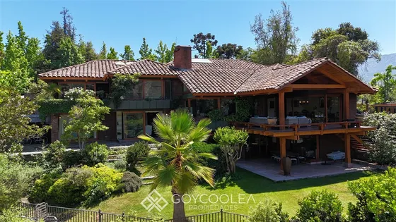 Casa En Venta De 5 Dorm. En Lo Barnechea