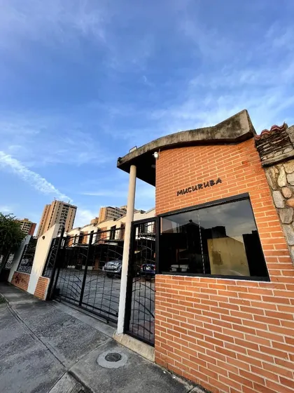 Townhouse En Resd. Mucuruba Jardín De Mañongo Naguanagua