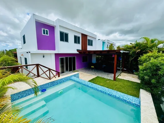 Se Renta  Hermosa Villa Completamente Amueblada Y Climatizada.