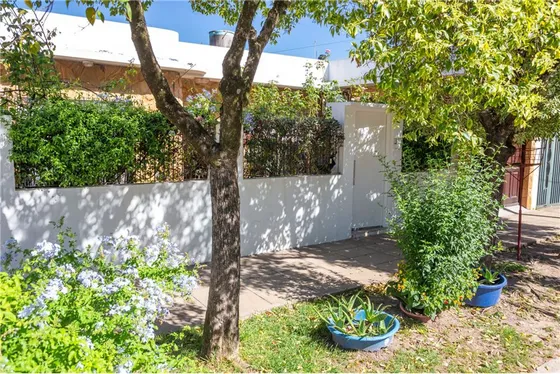 Casa 3 Amb En Merlo Jardín Y Pileta,  Apto Crédito