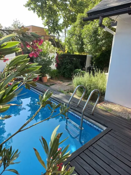 Casa 5 Dormitorios, 3 Baños, Servicios, Piscina