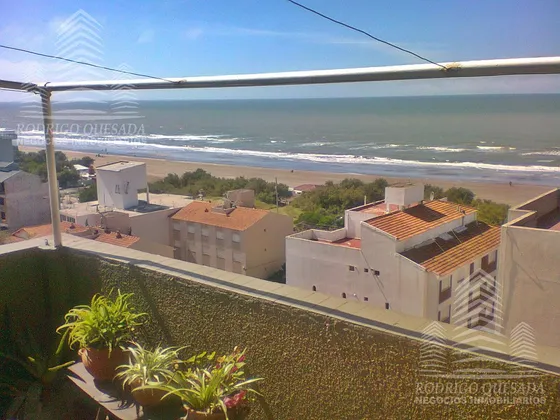 Mono Ambiente En Muy Buen Estado Con Balcon-terraza!