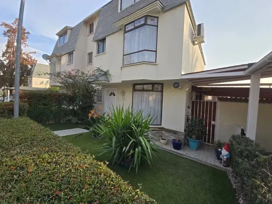 Preciosa Casa Impecable 4d 4b Puente Alto Oriente