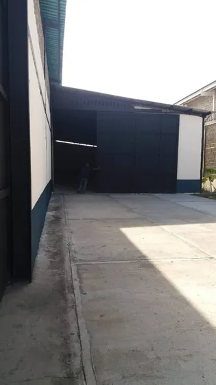 Se Vende  Galpón 1300m2. Guatire.