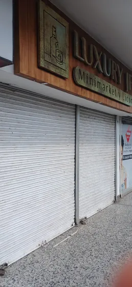 Estratégico Local  En Avenida Con Excelente Ubicación Cod. 51232