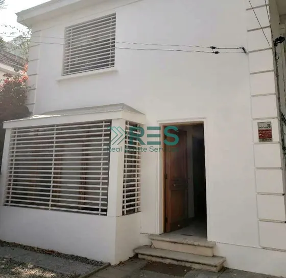 Casa En Venta De 3 Dorm. En Vitacura