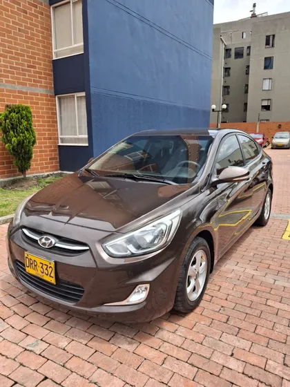 Hyundai Accent I25 1.6 Premium Mecanico