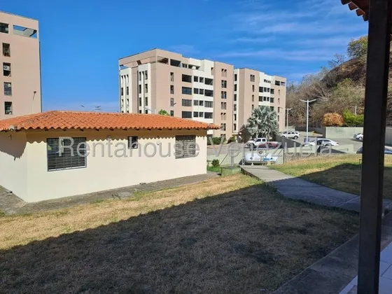 Equipado Apartamento Impecable En Venta 163 Mts2 Urb Santa Rosalia Cagua Gjg 25-15452