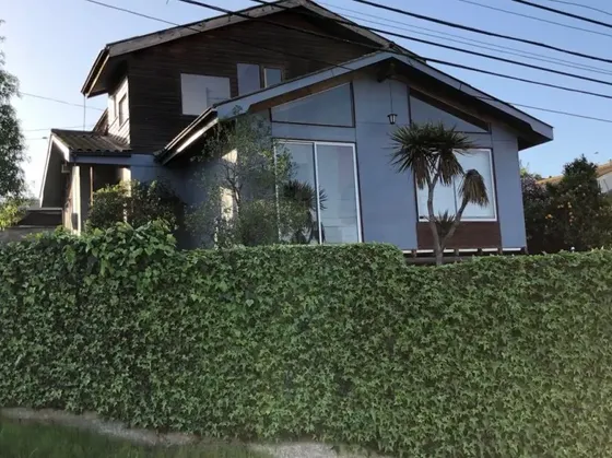 Casa Familiar 4d En Villa Alemana, Amplia, Residencial