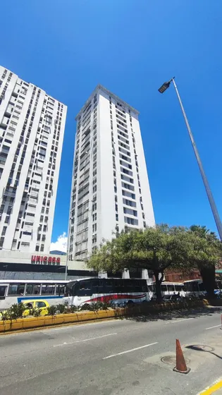 Práctico Apartamento En Venta Avenida Sucre