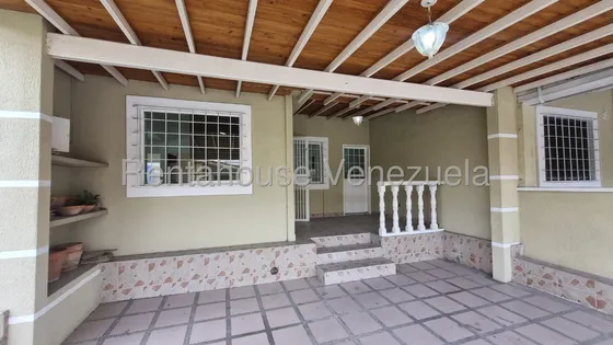 Casa En Venta En Camino De Tarabana Cabudare Jrh 