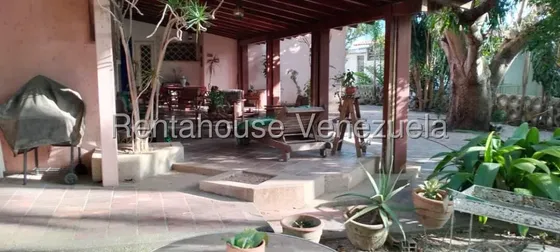 Casa En Alquiler Altamira Mls #27-240 (mr)