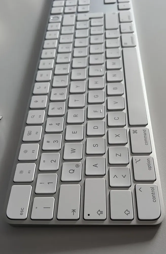 Teclado Apple Magic Keyboard M4 Abnt2 Branco Inglês (eua