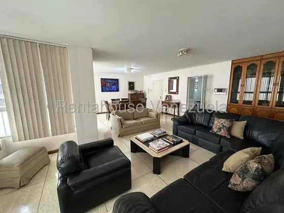 Oportunidad Única En Los Palos Grandes - 25-24581 Angiee