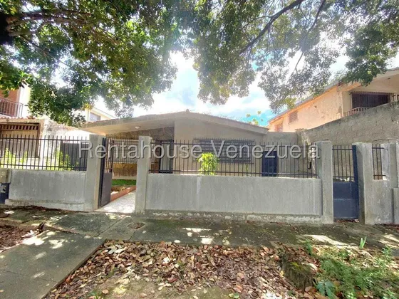 En Privilegiada Ubicación En El Trigal Sur , Rentahouse Ofrece En Alquiler Casa Comercial Y Residencial De 378 Mts2, En Calle Cerrada