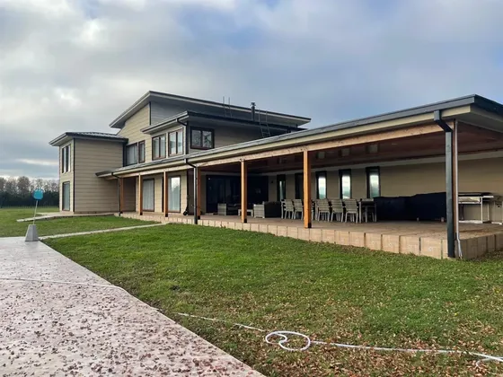 Casa En Venta De 6 Dorm. En Valdivia