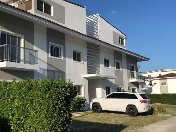 Conjunto Residencial En Venta En Cocotal Golf & Country Club, Bávaro, Punta Cana, 3800m2, Costa De 36 Aptos. 24 De 2 Hab, 4 De 1 Hab. 8 De 3 Hab, Con Piscina, Seguridad, Parqueos, Invierte. 
