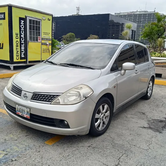 Nissan Tiida Automatico