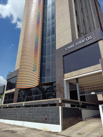 Oficina En Alquiler Torre Stratos, Av. Bolivar Valencia.