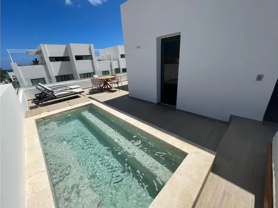 Penthouse En Venta En Bavaro / Large Penthouse Near The Beac