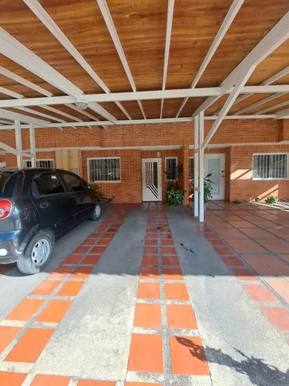 Venta Townhouse Res Villa Corina Sabana Del Medio, Carmen N.