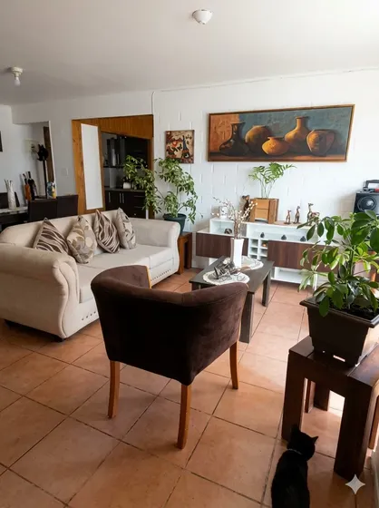 Cercano A Colegio Nahuelcura Y San Alberto, Jardín Infantil