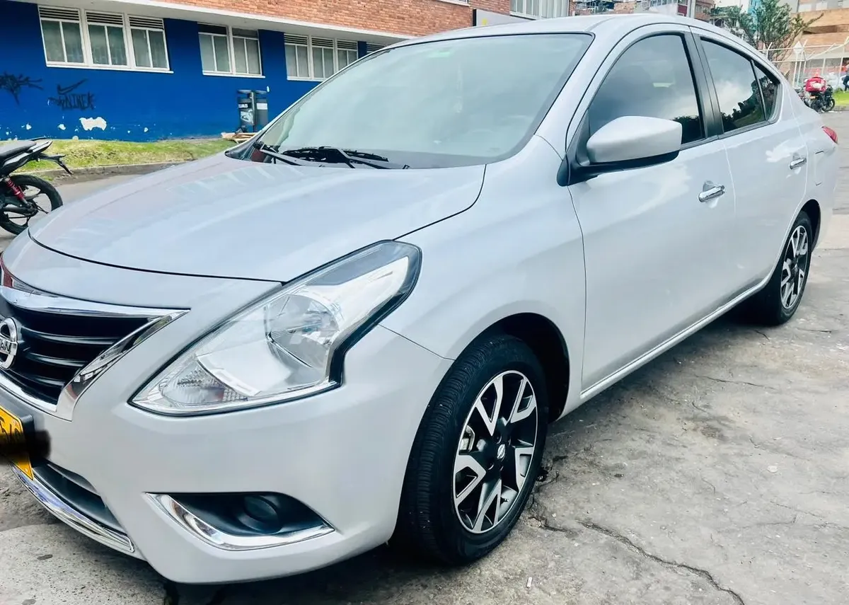 Nissan Versa 1.6 Advance