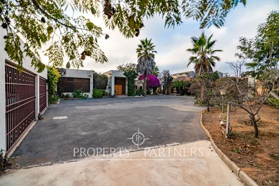 Gran Propiedad  Con Terreno De 2.650m2 Ideal Para ...