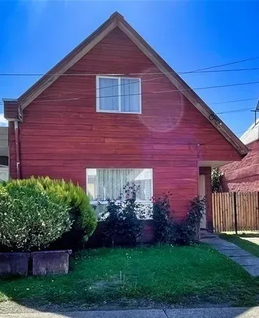Preciosa Y Muy Bien Mantenida Casa En Sector Licanrayén!