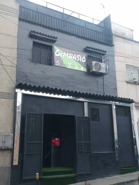 Edificio Comercial/gym/catia/ Nueva Caracas/198m2/ref. 108.000$