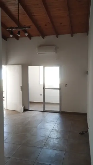 Alquiler Dos Ambientes Linda Zona, A Metros De Centro Comercial De Av Primera Junta