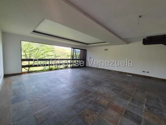Apartamento (th) En Alquiler En La Trinidad 25-23422 As