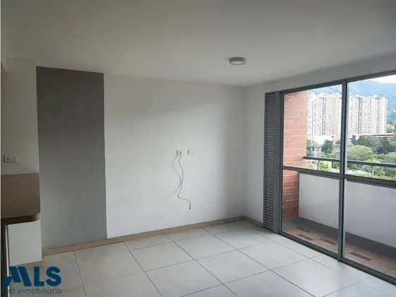 Excelente Apartamento, Ubicado En El Sector Bello(mls#243130)