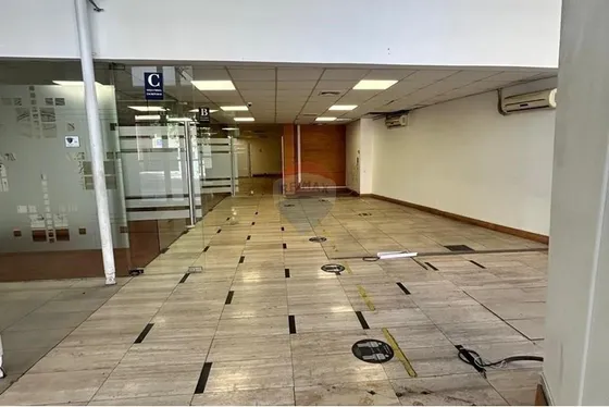 Lujoso Local En Arriendo, Sector El Golf