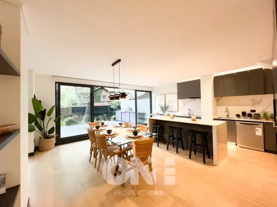 Venta Vitacura Duplex Con Terraza Y Quincho / 3 Dorm