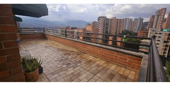 Venta Apartamento Duplex Loma Alejandria 8 Habitaciones