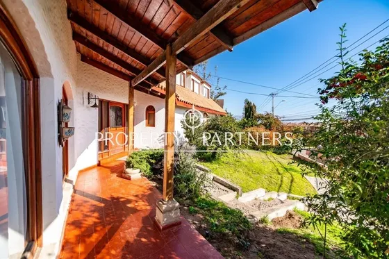 Excelente Casa En Venta En Sector San Joaquín