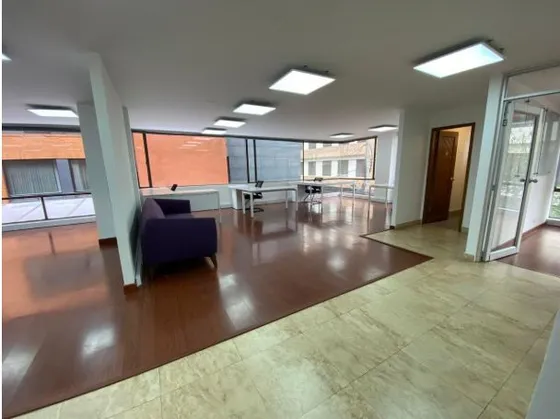 Oficina En Arriendo En Chico Norte. Cod A1094101
