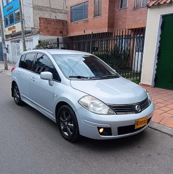 Nissan Tiida 1.8 Premium 5 P