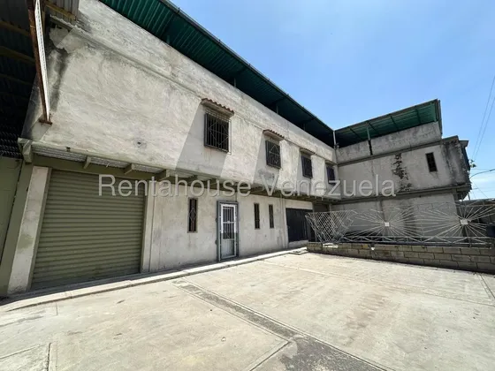 Locales Comerciales En La Romana 1900 Metros A Pie De Calle Estef 27-1618