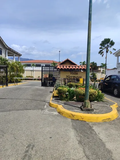 Vendo Casa En Urb. Villa Hermosa, Castillejo - Guatire. 