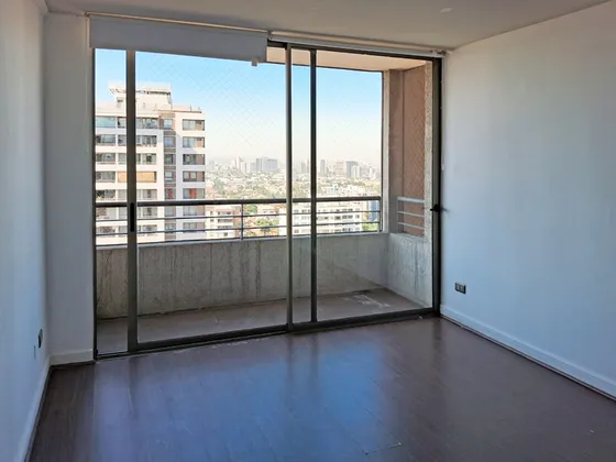 Departamento En Barrio Residencial / Ñuñoa