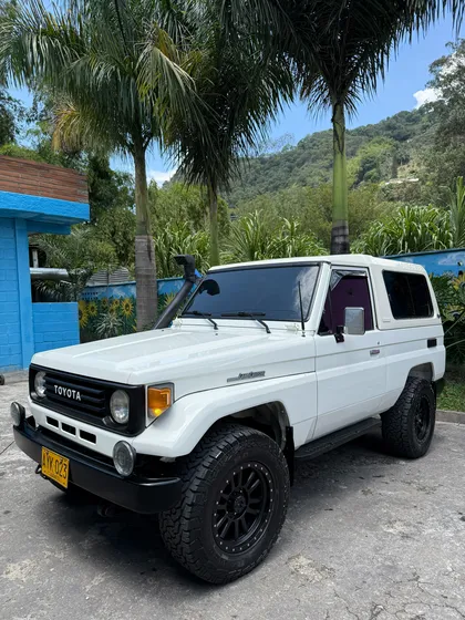 Toyota Land Cruiser 4.0 Fj70