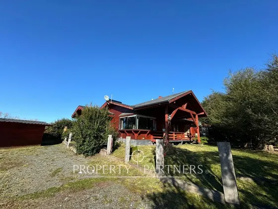 Casa Con Vista Al Lago Y Volcanes En Puyehue