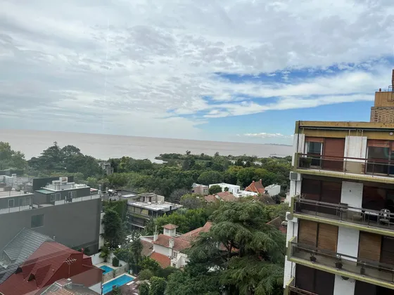 Departamento En  Venta En La Lucila, 3dormitorios, 2cocheras, Pileta